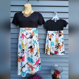 🦖Mommy & Me SET 🦕- PatPat Black Top with Colorful Dinosaur Print Dress